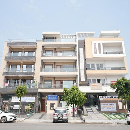 Gupta Residency Near Ajnara Heritage Noida Exterior photo