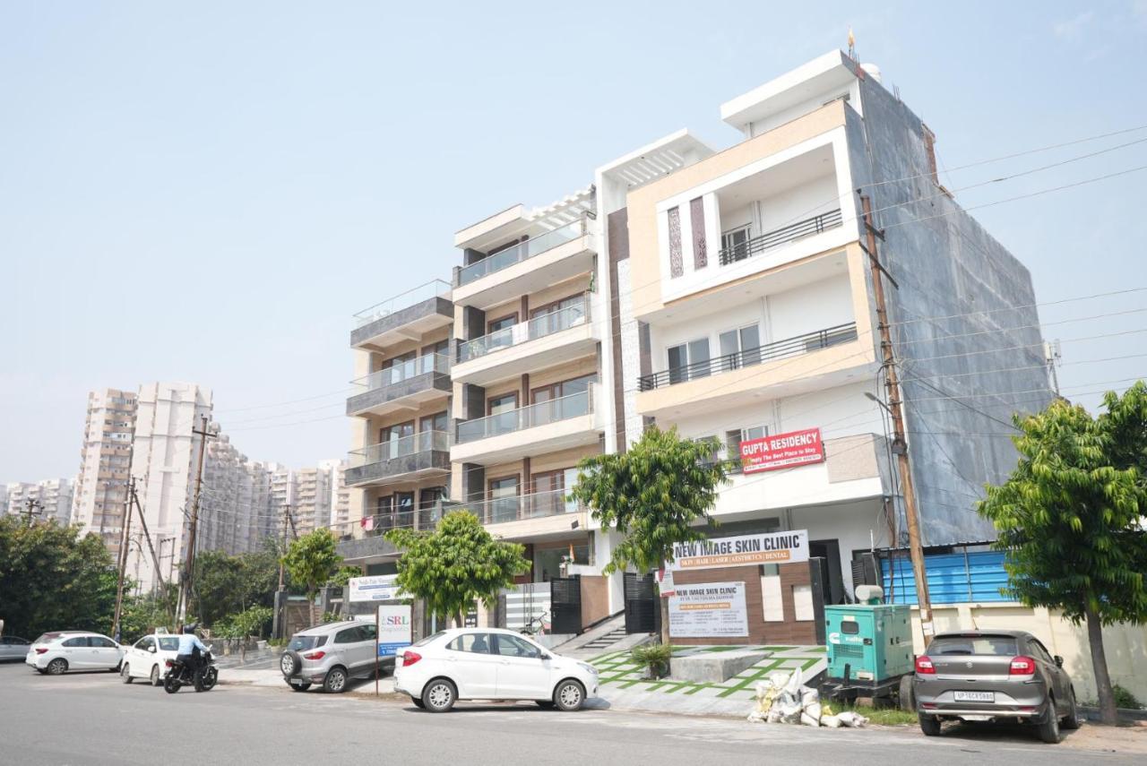 Gupta Residency Near Ajnara Heritage Noida Exterior photo