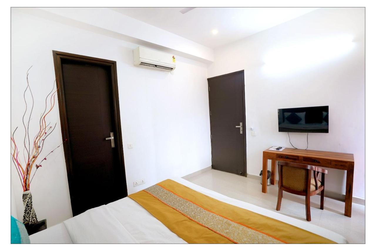 Gupta Residency Near Ajnara Heritage Noida Exterior photo