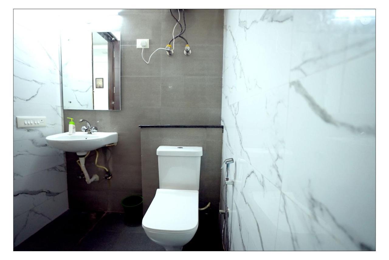 Gupta Residency Near Ajnara Heritage Noida Exterior photo