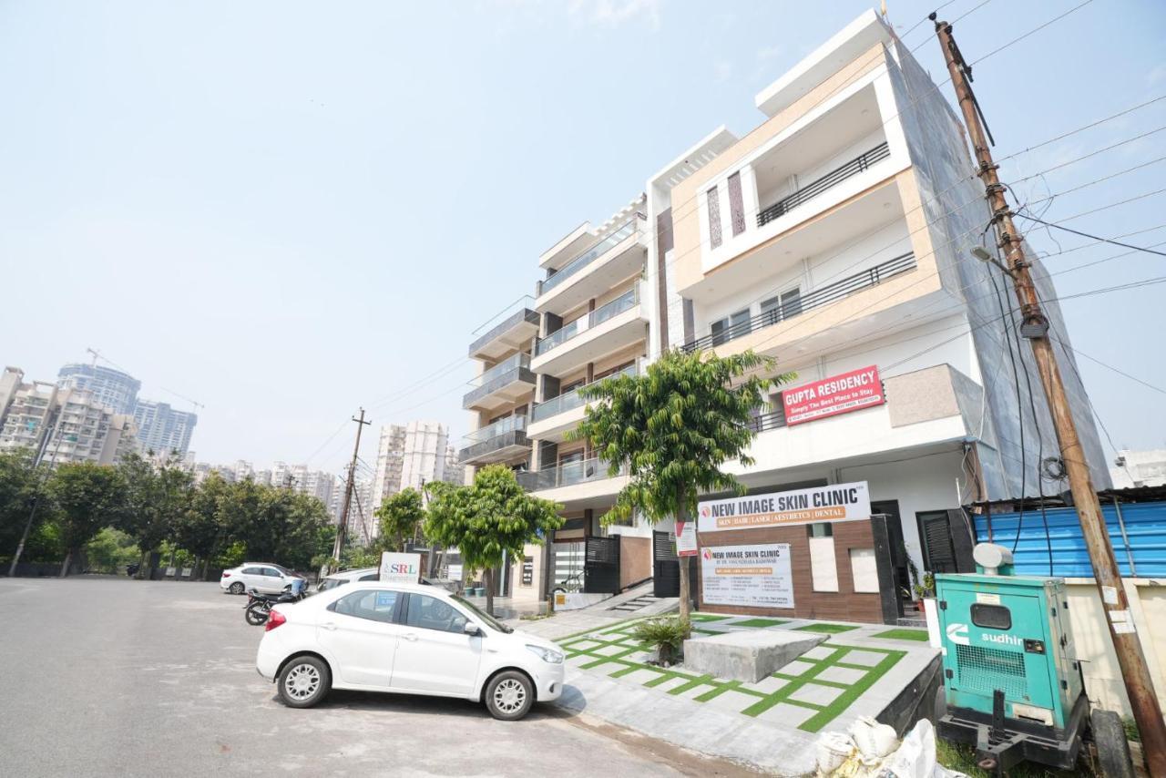 Gupta Residency Near Ajnara Heritage Noida Exterior photo